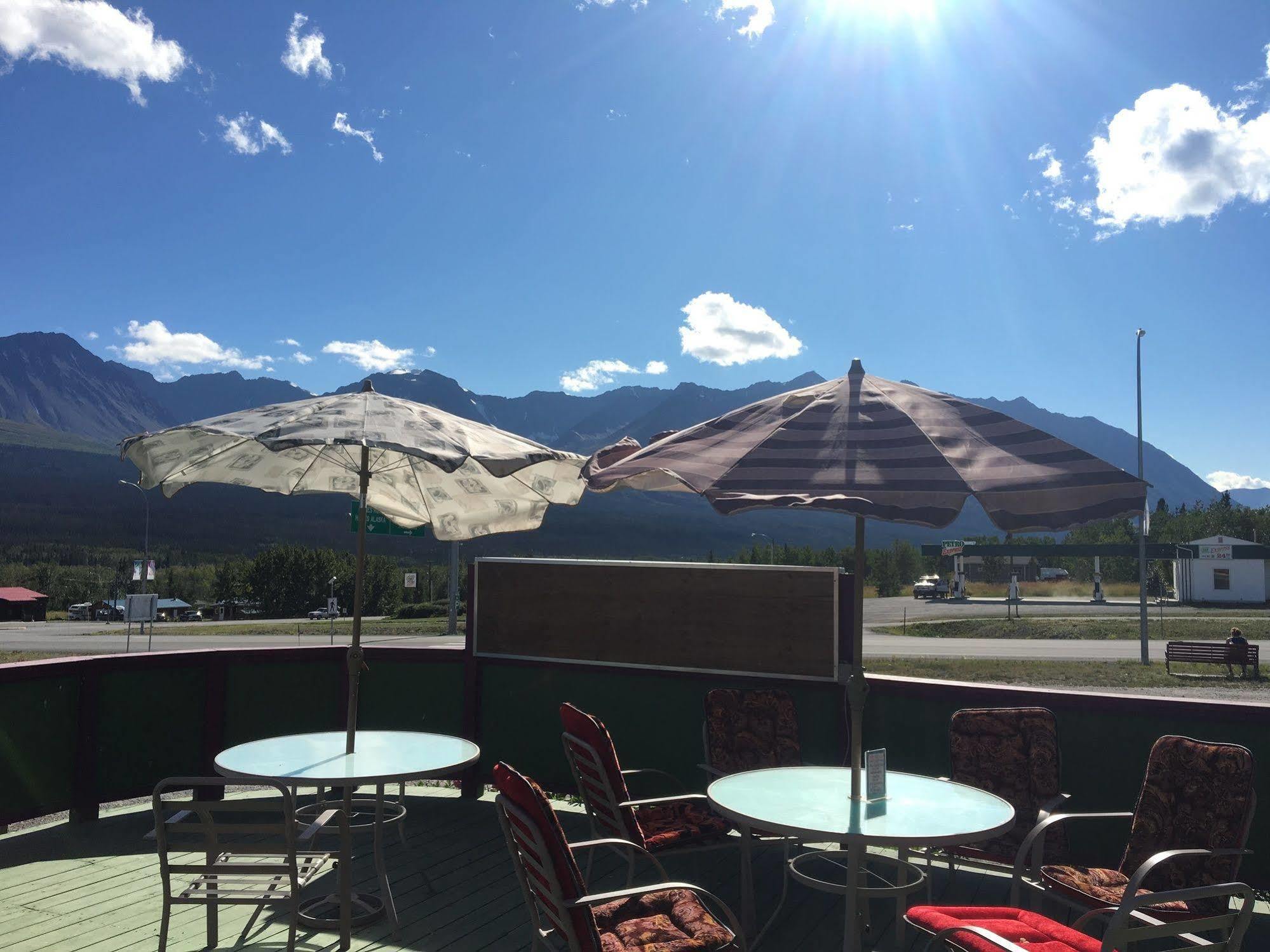Kluane Park Inn Haines Junction Esterno foto